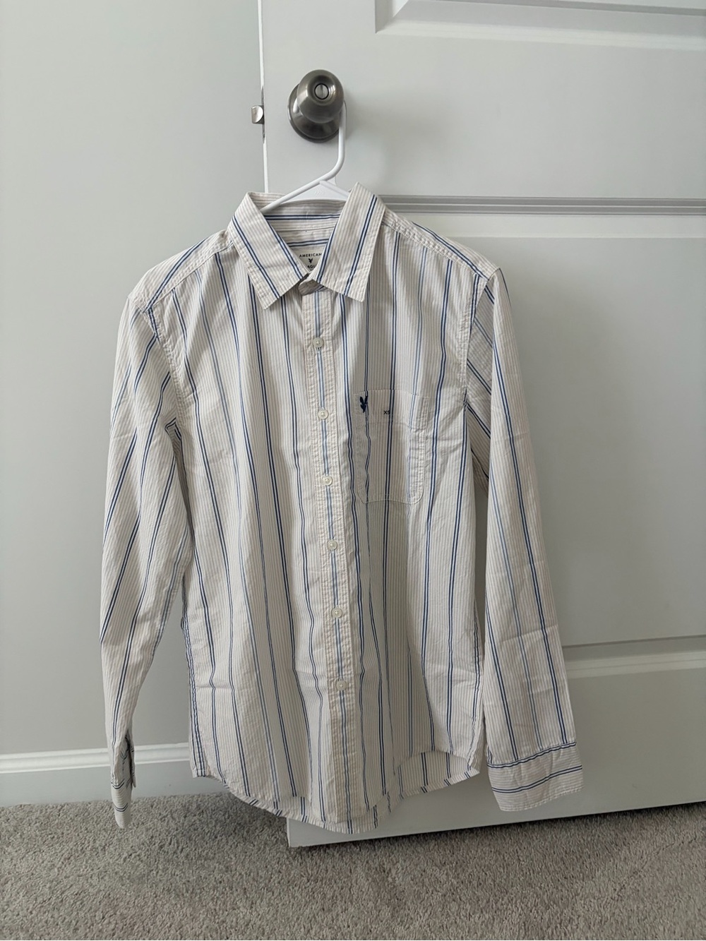 American Eagle Outfitters White and Blue Striped Dress Shirt